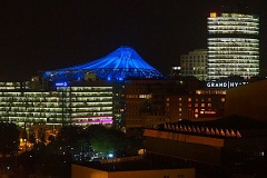 © Martina Miethig, Berlin, Potsdamer Platz mit Sony Center blau erleuchtet nachts