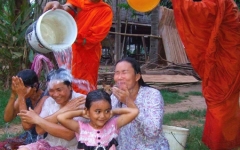 © Martina Miethig, Kambodscha, Khmer-Fest, Segnung durch Mönche