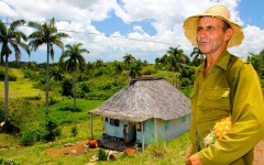 © Martina Miethig, Kuba, Cuba privado, Bauer in der Provinz Vinales