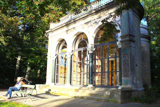 Lieblingsbank Berlin an der Loggia Alexandra