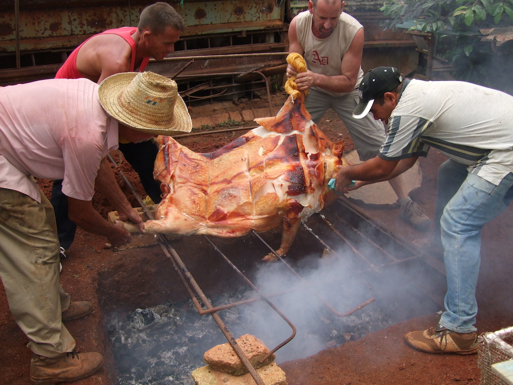 © Martina Miethig, Kuba-Feiern mit Schweinebraten cerdo asado